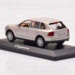 Porsche Cayenne 9PA ベージュ Minichamps 1:43 - image 3 of 4