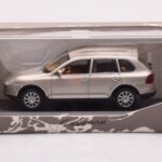 Porsche Cayenne 9PA ベージュ Minichamps 1:43 - image 4 of 4