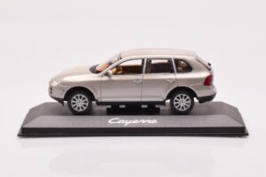 Porsche Cayenne 9PA ベージュ Minichamps 1:43