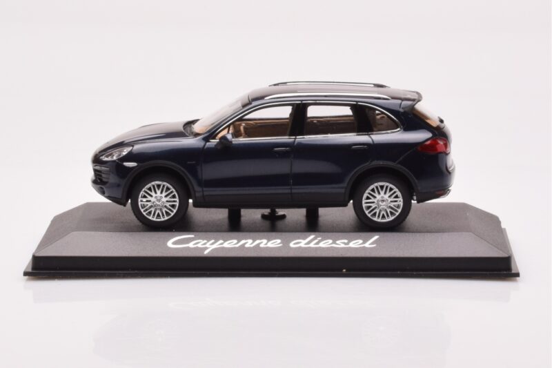 Porsche Cayenne 9PA Diesel ダークブルー Minichamps 1:43