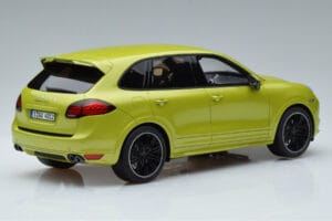 Porsche Cayenne GTS 92A ペリドットグリーン GT Spirit 1:18 GT020A レジン - 画像 2/6