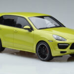 Porsche Cayenne GTS 92A ペリドットグリーン GT Spirit 1:18 - image 4 of 6