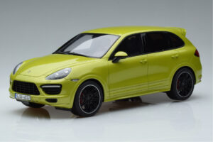 Porsche Cayenne GTS 92A ペリドットグリーン GT Spirit 1:18