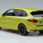 Porsche Cayenne GTS 92A ペリドットグリーン GT Spirit 1:18 - image 5 of 6