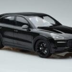 Porsche Cayenne E3 S Coupe Minichamps 1:18 187673 メタル - image 4 of 6