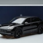Porsche Cayenne E3 S Coupe Minichamps 1:18 187673 メタル - image 6 of 6