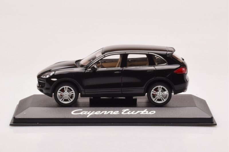 Porsche Cayenne 92A Turbo ブラック Minichamps 1:43