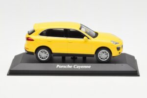 Porsche Cayenne 92A イエロー MaxiChamps 1:43