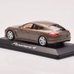Porsche Panamera 970 4 ベージュ メタリック Minichamps 1:43 - image 3 of 4