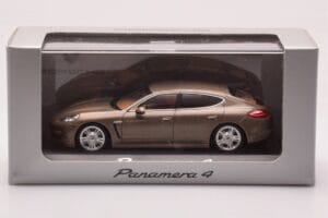 Porsche Panamera 970 4 ベージュ メタリック Minichamps 1:43 WAP02000319 メタル - 画像 4/4