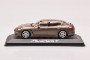 Porsche Panamera 970 4 ベージュ メタリック Minichamps 1:43