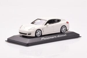 Porsche Panamera 970 Diesel Carrara ホワイト Minichamps 1:43 WAP0200090C メタル - 画像 2/4