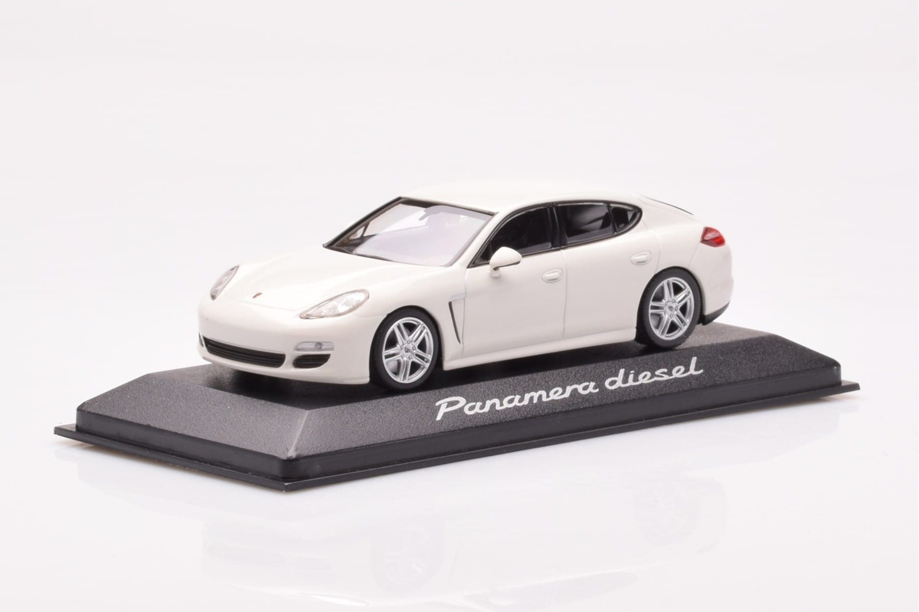 Porsche Panamera 970 Diesel Carrara ホワイト Minichamps 1:43 WAP0200090C メタル - 画像 2/4