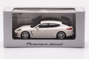Porsche Panamera 970 Diesel Carrara ホワイト Minichamps 1:43 WAP0200090C メタル - 画像 4/4