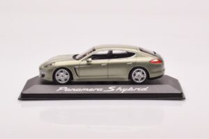 Porsche Panamera 970 S Hybrid Critall グリーン Minichamps 1:43