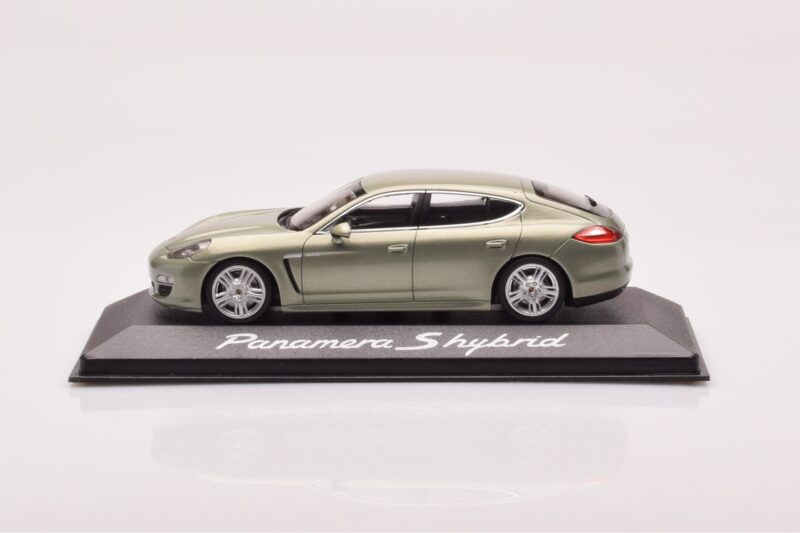 Porsche Panamera 970 S Hybrid Critall グリーン Minichamps 1:43