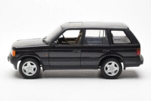 Range Rover P38 4.6 HSE ブラック メタリック AUTOart 1:18 70017 メタル - 画像 4/9