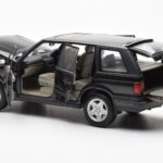 Range Rover P38 4.6 HSE ブラック メタリック AUTOart 1:18 - image 8 of 9