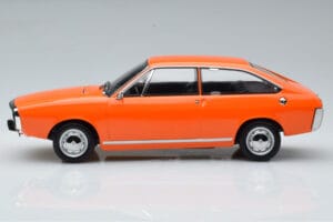 Renault 15 TL オレンジ Norev 1:18 185350 メタル - 画像 3/6