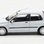 Renault Clio 16S ホワイト Norev 1:18 - image 4 of 8