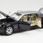 Rolls-Royce Phantom VII EWB ブラック＆シルバー Kyosho 1:18 - image 2 of 8