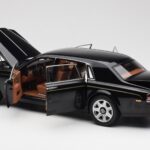 Rolls-Royce Phantom VII EWB ダイヤモンドブラック Kyosho 1:18 - image 5 of 8