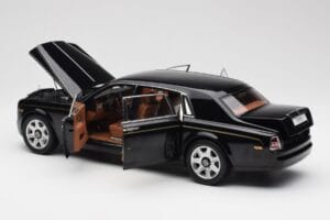 Rolls-Royce Phantom VII EWB ダイヤモンドブラック Kyosho 1:18 08841DBK2 メタル - 画像 5/8