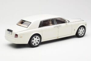 Rolls-Royce Phantom VII EWB イングリッシュホワイト Kyosho 1:18 08841EW2 メタル - 画像 3/8