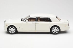Rolls-Royce Phantom VII EWB イングリッシュホワイト Kyosho 1:18 08841EW2 メタル - 画像 4/8