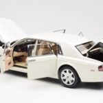 Rolls-Royce Phantom VII EWB イングリッシュホワイト Kyosho 1:18 - image 5 of 8