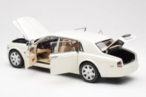 Rolls-Royce Phantom VII EWB イングリッシュホワイト Kyosho 1:18 08841EW2 メタル - 画像 5/8