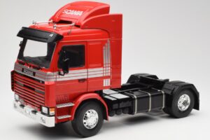 Scania 143M 470 Topline レッド MCG 1:18