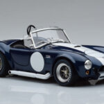 Shelby Cobra 427 S/C ダークブルー Kyosho 1:18 - image 5 of 9