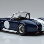 Shelby Cobra 427 S/C ダークブルー Kyosho 1:18 - image 6 of 9