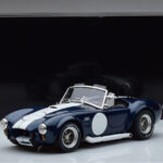 Shelby Cobra 427 S/C ダークブルー Kyosho 1:18 - image 9 of 9