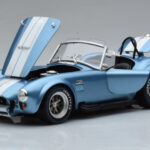 Shelby Cobra 427 S/C ライトブルー Kyosho 1:18 - image 2 of 9