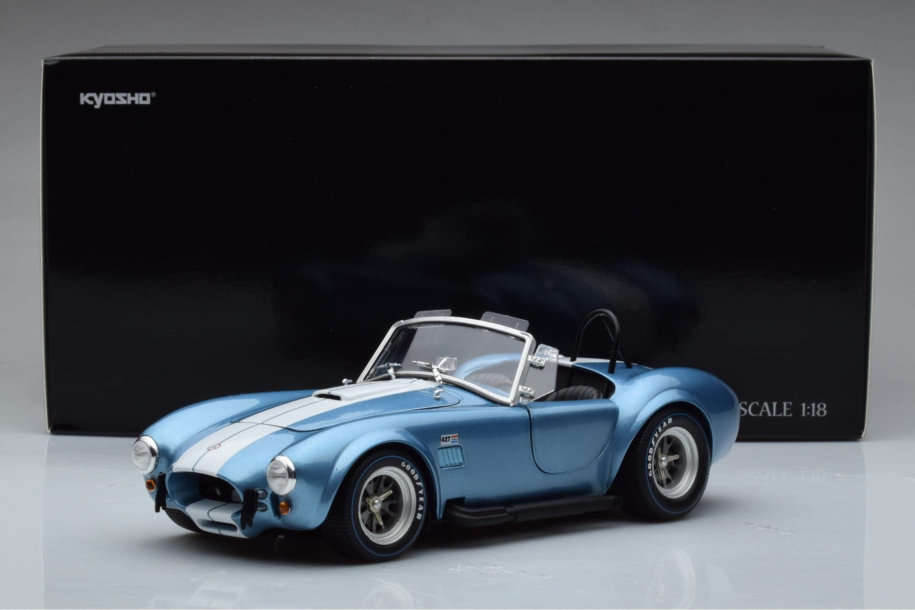 Shelby Cobra 427 S/C ライトブルー Kyosho 1:18 08048SBL メタル - 画像 9/9