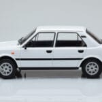 Skoda 130 L ホワイト IXO 1:18 - image 3 of 6
