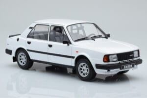 Skoda 130 L ホワイト IXO 1:18 18CMC158 メタル - 画像 4/6