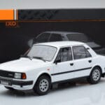 Skoda 130 L ホワイト IXO 1:18 - image 6 of 6