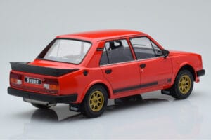 Skoda 130 LR レッド IXO 1:18 18CMC159 メタル - 画像 2/6