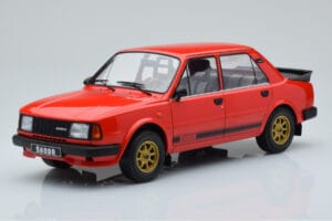Skoda 130 LR レッド IXO 1:18