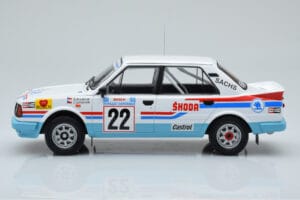 Skoda 130 LR #22 S. Kvaizar / J. Janecek Rally Acropolis 1986 IXO 1:18 18RMC157B メタル - 画像 3/6