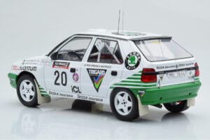 Skoda Felicia #20 S. Blomqvist / B. Cederberg Rally RAC Lombard 1995 IXO 1:18 18RMC147 メタル - 画像 5/6