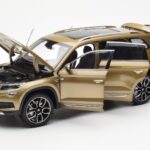 Skoda Kodiaq ゴールド FAW 1:18 - image 2 of 8