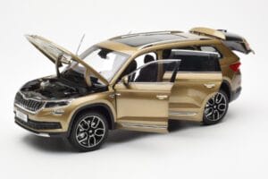 Skoda Kodiaq ゴールド FAW 1:18 ZSX000001GOL メタル - 画像 2/8