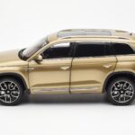 Skoda Kodiaq ゴールド FAW 1:18 - image 4 of 8