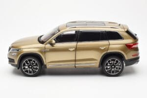 Skoda Kodiaq ゴールド FAW 1:18 ZSX000001GOL メタル - 画像 4/8
