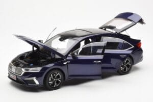 Skoda Octavia Pro ブルー FAW 1:18 ZMR000006BLA メタル - 画像 2/8