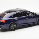 Skoda Octavia Pro ブルー FAW 1:18 - image 3 of 8
